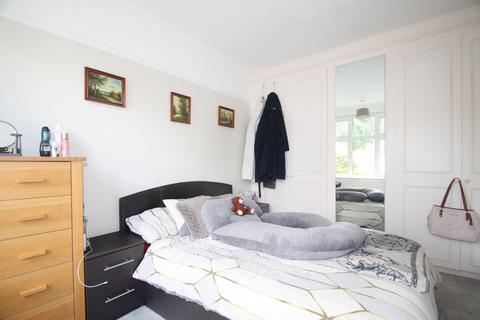 83 Oxhawth Crescent, Bromley, BR2 8BN