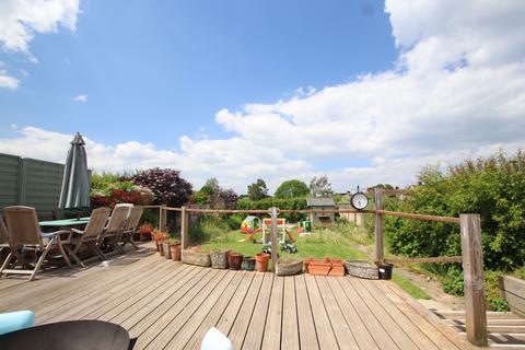 83 Oxhawth Crescent, Bromley, BR2 8BN