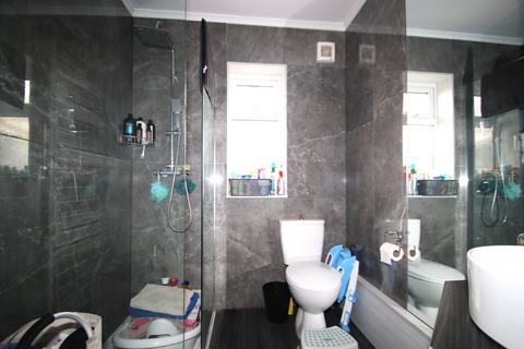 83 Oxhawth Crescent, Bromley, BR2 8BN