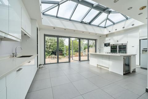 6 bedroom semi-detached house to rent, Oakhill Road Beckenham BR3