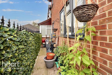 7 Havenside, Little Wakering, Southend-on-sea, SS3 0JT