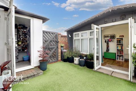 7 Havenside, Little Wakering, Southend-on-sea, SS3 0JT