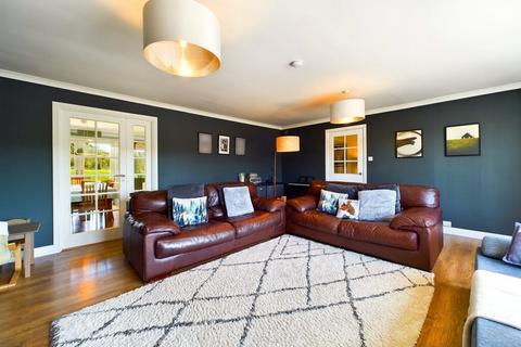 Liscia, 11 Fernoch Park, Lochgilphead, PA31 8TG