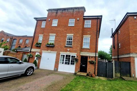 4 bedroom terraced house for sale, Fusilier Way, Weedon, Northamptonshire NN7 4TH