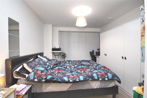 2 bedroom flat to rent, Cardinal Place, Woking GU22