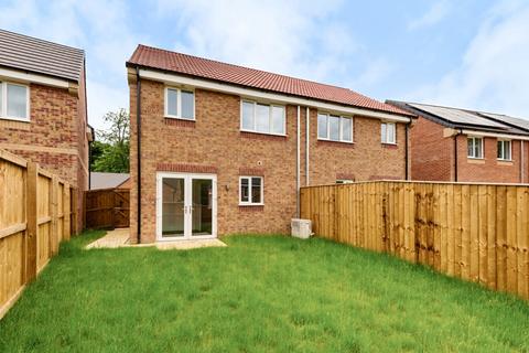 3 bedroom semi-detached house for sale, Mulberry Close, Lea, Gainsborough, DN21