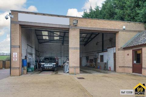 Warehouse to rent, Maidford Service Station, Northamptonshire, NN12