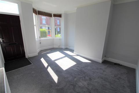 2 bedroom terraced house to rent, Trelawn Place, Leeds