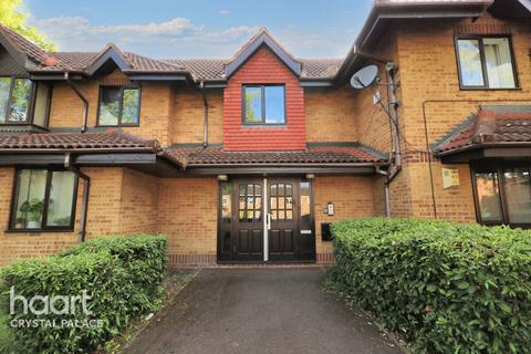 2 bedroom flat for sale, Thicket Grove, London