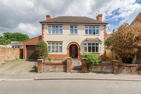 4 bedroom detached house for sale, Bury Street, Newport Pagnell MK16