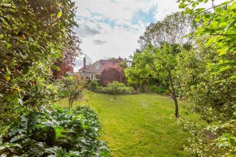 2 bedroom bungalow for sale, Townley Road, Bexleyheath, Kent, DA6