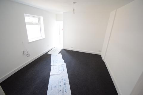 1 bedroom ground floor flat to rent, Ninian Park Road, Cardiff