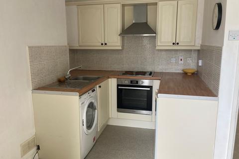 2 bedroom flat to rent, Connaught Road, Cardiff. CF24 3PY