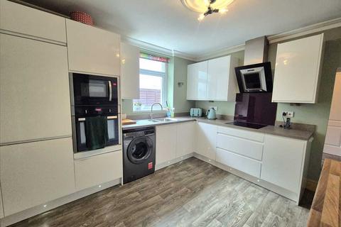 13 Gilfach Road, Tonyrefail, Porth, CF39 8HF