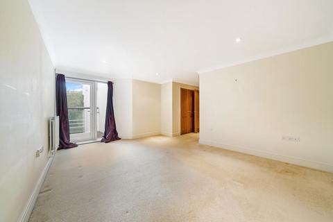 2 bedroom flat for sale, Creswell Drive, Beckenham