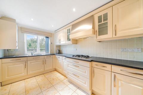 2 bedroom flat for sale, Creswell Drive, Beckenham