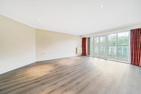 2 bedroom flat for sale, Creswell Drive, Beckenham