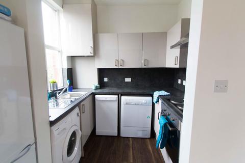 5 bedroom flat to rent, Hyde Park Terrace, Leeds