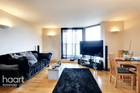 2 bedroom apartment for sale, Mercury Gardens, Romford