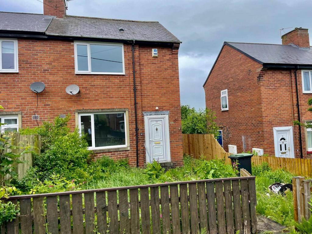 Tyne Avenue, Consett DH8 2 bed semidetached house £600 pcm (£138 pw)