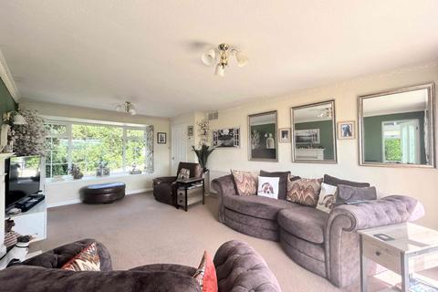 30 Templars Close, Greetland, Halifax, HX4 8QE