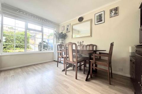 30 Templars Close, Greetland, Halifax, HX4 8QE