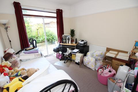 2 bedroom ground floor maisonette for sale, Donnington Road, Worcester Park KT4