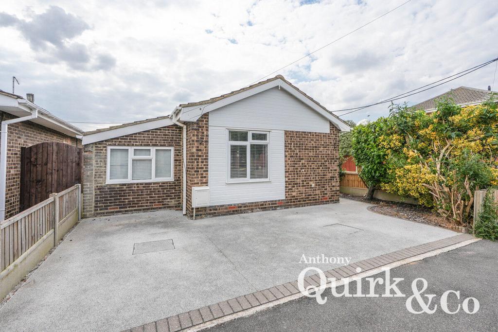 Sprundel Avenue Canvey Island Ss8 2 Bed Detached Bungalow For Sale