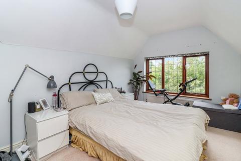 3 bedroom apartment for sale, Warwick Road, Beaconsfield, Buckinghamshire, HP9