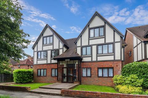 3 bedroom apartment for sale, Warwick Road, Beaconsfield, Buckinghamshire, HP9