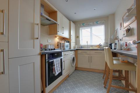 2 bedroom flat for sale, Silversands Court, Hollow Lane, Hayling Island