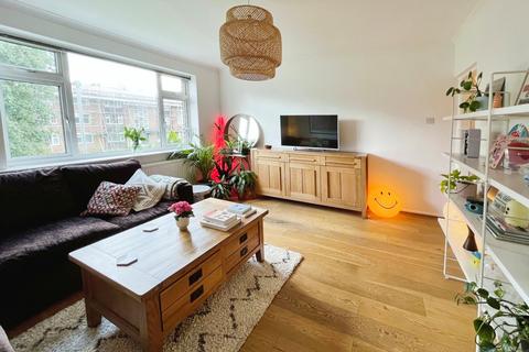 2 bedroom flat for sale, Barlow Moor Court, West Didsbury, Manchester, M20
