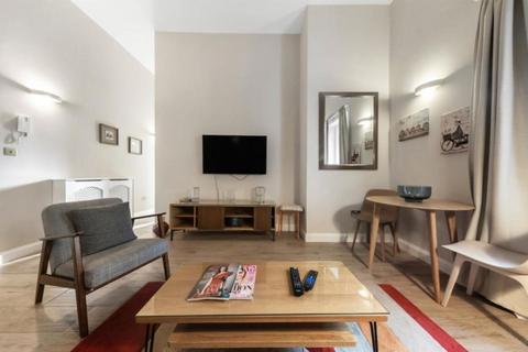 1 bedroom apartment to rent, Westbourne Gardens London W2