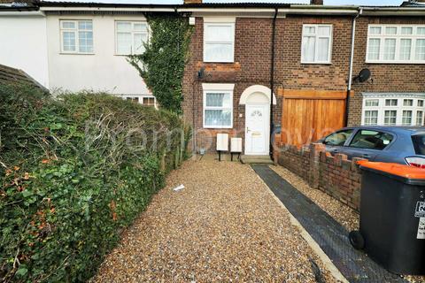 2 bedroom terraced house to rent, High Street South Dunstable LU6 3HY