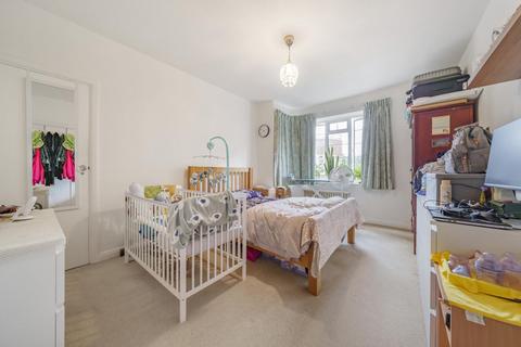 1 bedroom flat for sale, Wyke Road, Raynes Park