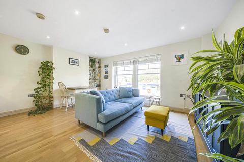 2 bedroom flat for sale, Garratt Lane, Earlsfield
