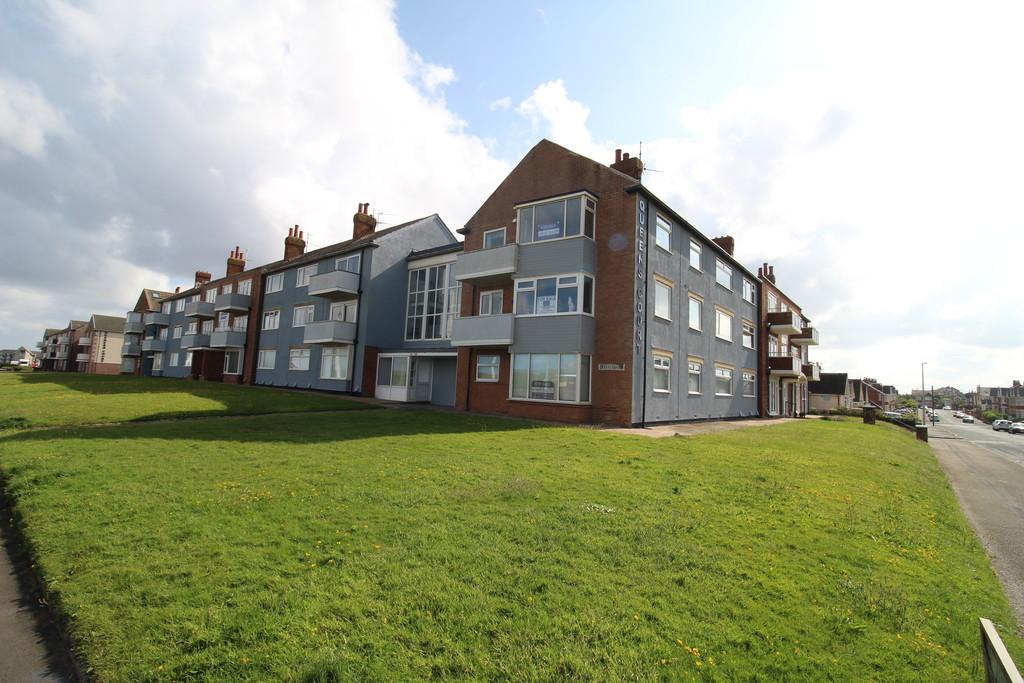Queens Court, Blackpool FY2 3 bed apartment for sale £110,000