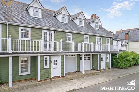 3 bedroom terraced house for sale, Burnell Gate, Chelmsford