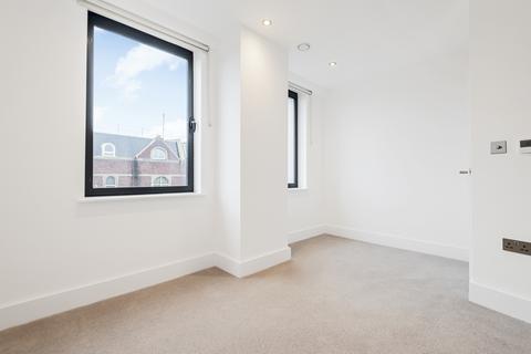 2 bedroom apartment to rent, St Johns Hill London SW11