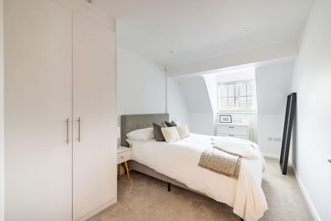 Flat 11, 4 Foxley Lane, Purley, CR8 3EP