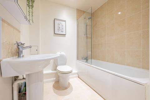 Flat 11, 4 Foxley Lane, Purley, CR8 3EP