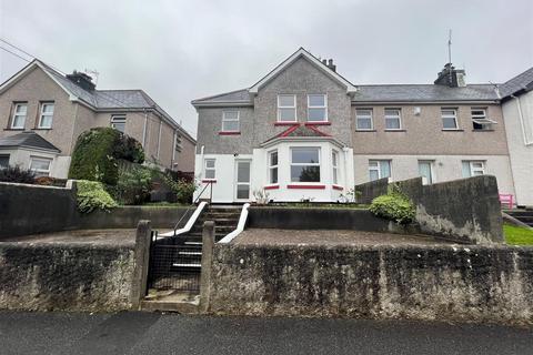 3 bedroom semi-detached house to rent, Stokes Road., Truro