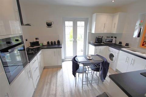 2 bedroom detached bungalow for sale, Frinton Road , Holland on Sea, Clacton on Sea