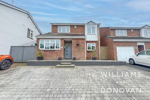 4 bedroom detached house for sale, Hawthorne Gardens, Hockley