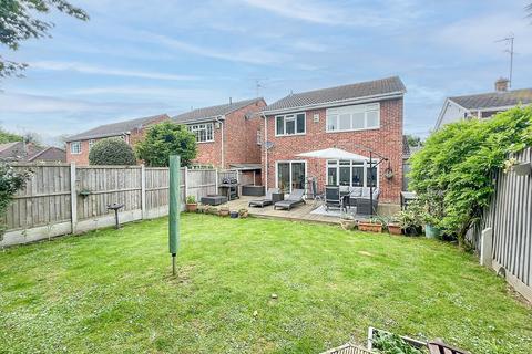 4 bedroom detached house for sale, Hawthorne Gardens, Hockley