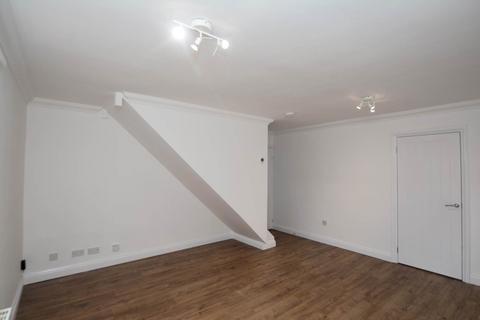 3 bedroom semi-detached house to rent, Greenlaw Place, Milton Keynes MK3