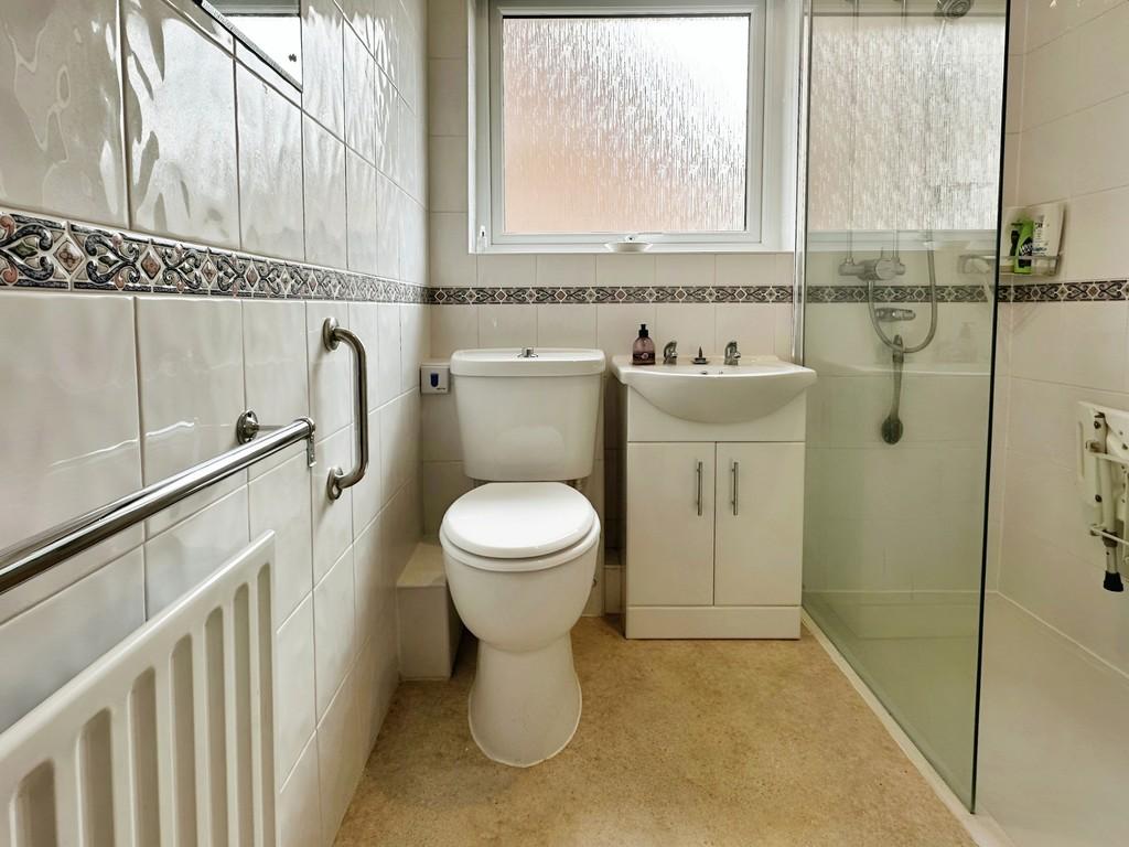 1c00bc72-Bathroom 2019 20 Farnway