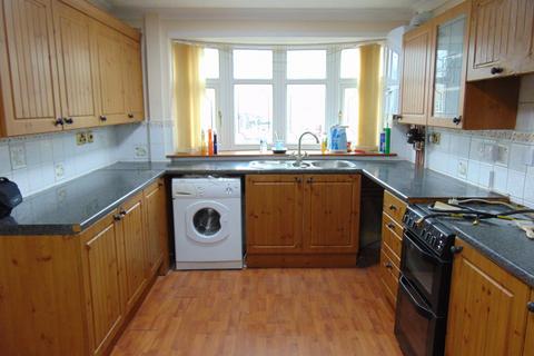 3 bedroom end of terrace house to rent, Reaside Crescent, Birmingham B14