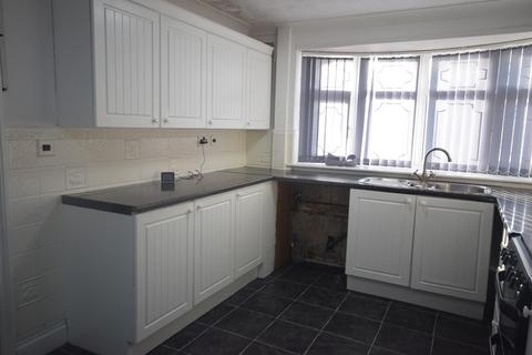 3 bedroom end of terrace house to rent, Reaside Crescent, Kings Heath B14