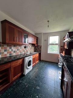 2 bedroom flat to rent, Warrington Road, HA1